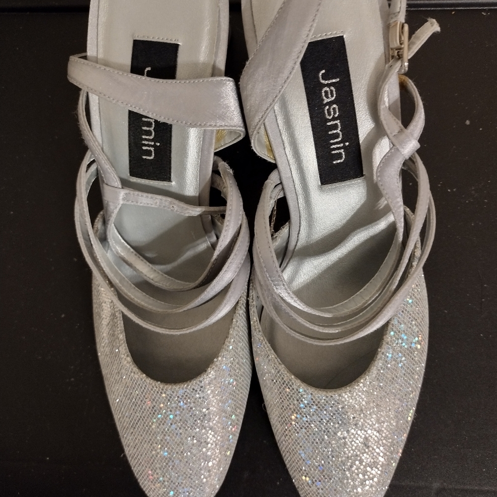 Shoes - Picture 4 of 4
